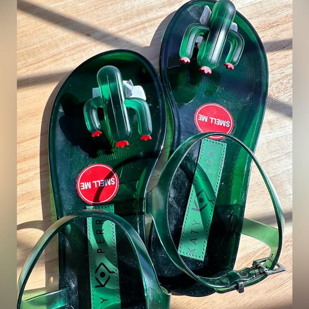 Katy Perry Avocado Geli Sandals New without box
